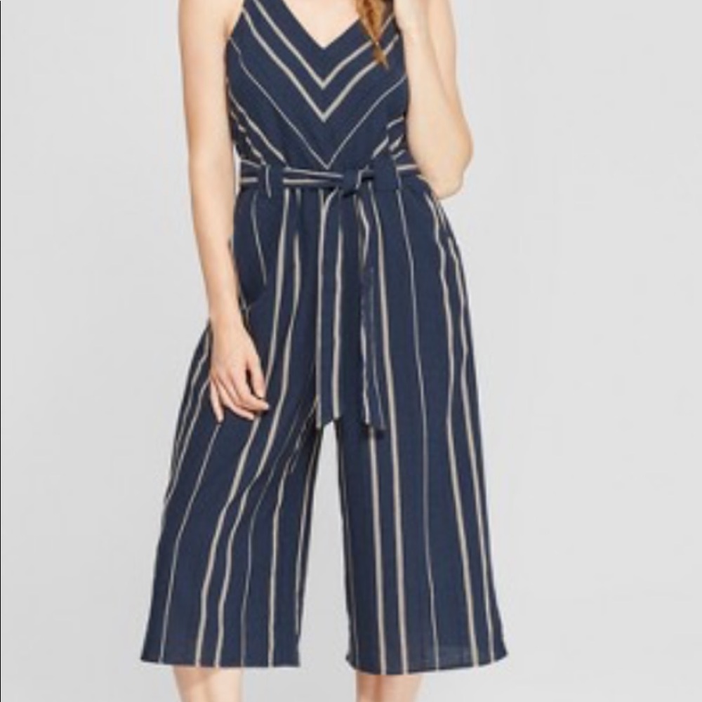 universal thread romper/jump suit - xs